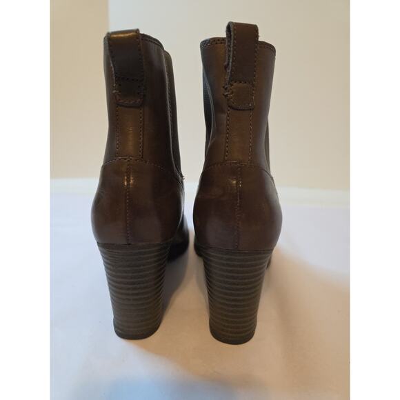 Clarks Women's 7 M Brown Leather Ankle Boots Pull On High Heel Block - Picture 7 of 11